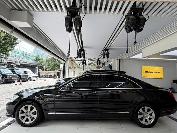 Mercedes-Benz S-Class 2011