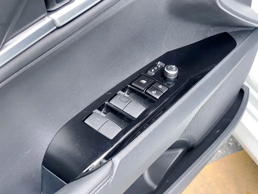 Toyota Camry 2025 — фото 21