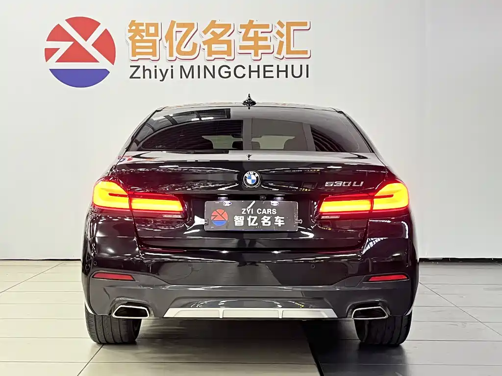 BMW 5 Series 2023 — фото 10