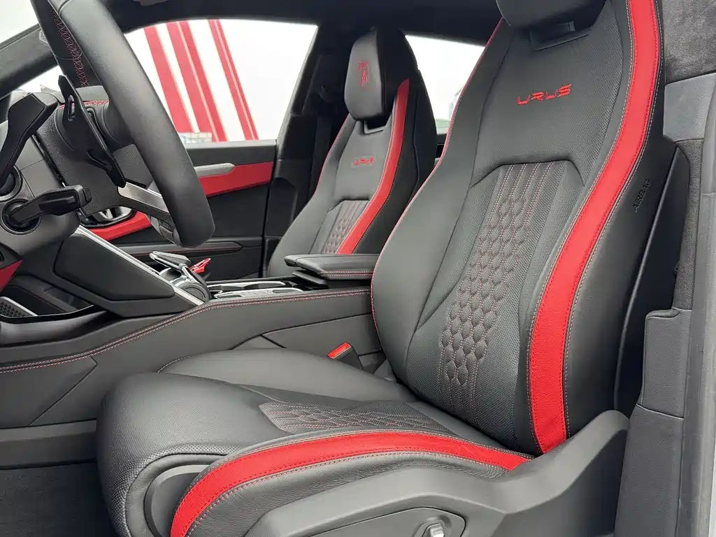 Lamborghini Urus 2024 — фото 10