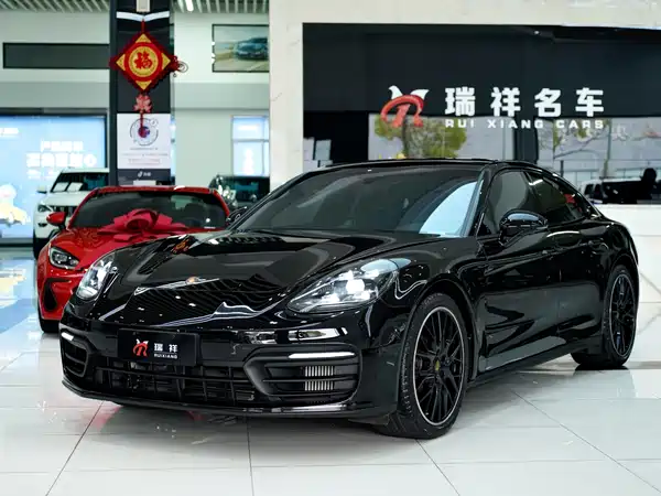 Porsche Panamera 2021