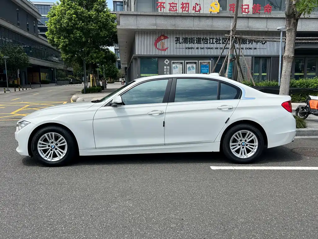 BMW 3 Series 2015 — фото 17