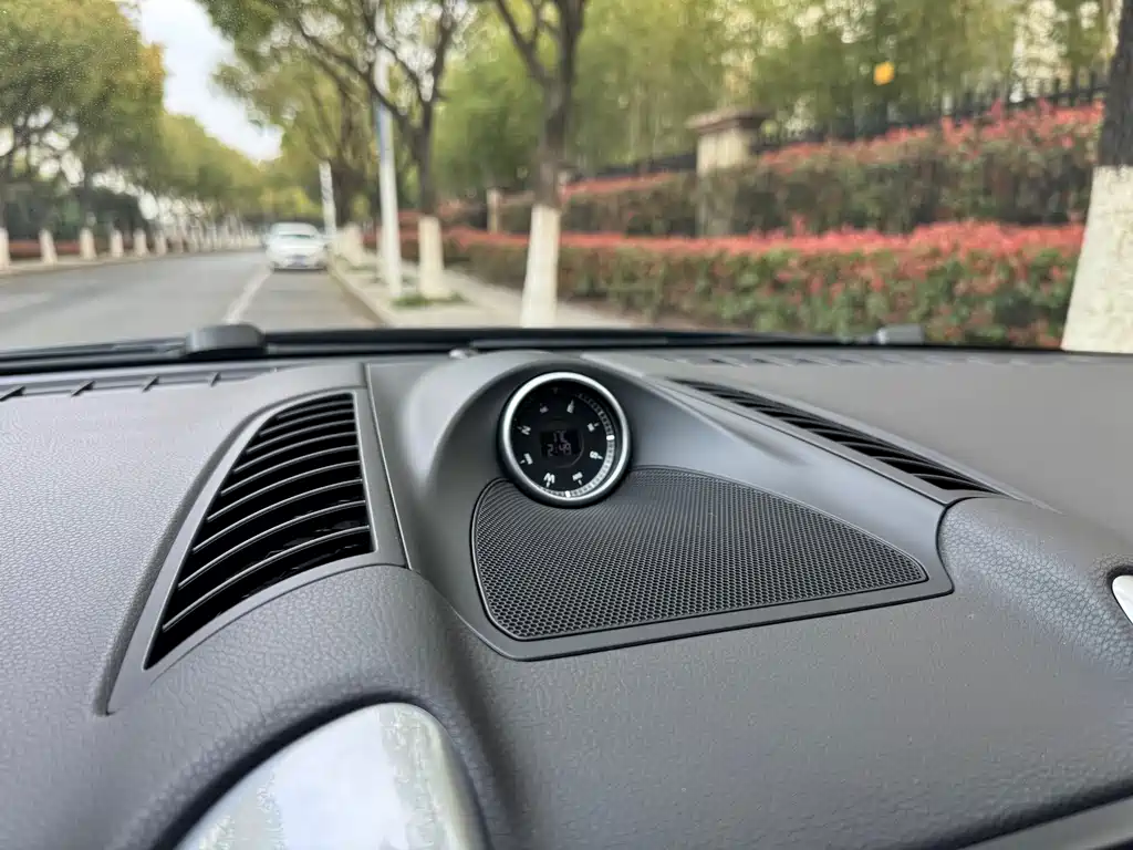 Porsche Cayenne 2017 — фото 10