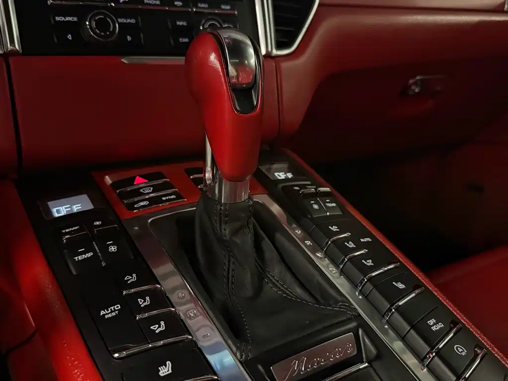 Porsche Macan 2015 — фото 10