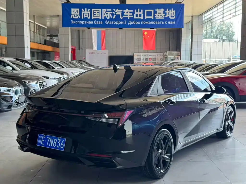 Hyundai Elantra 2022