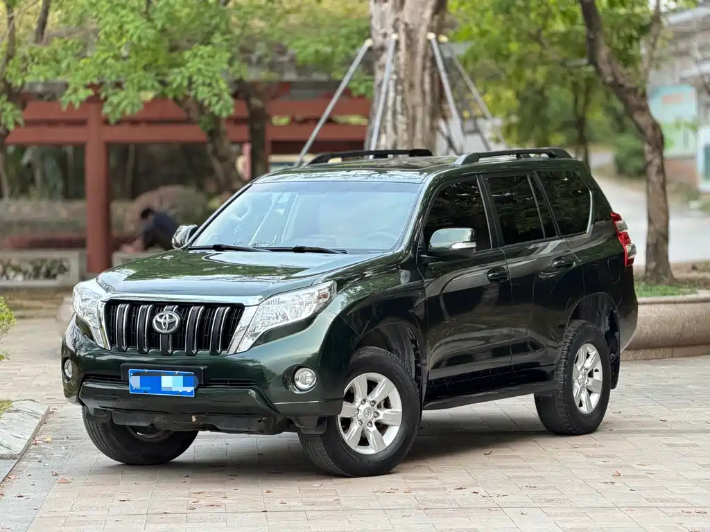 Toyota Prado 2015 — фото 1