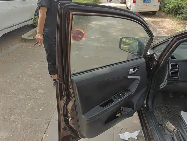 Suzuki Liana 2015