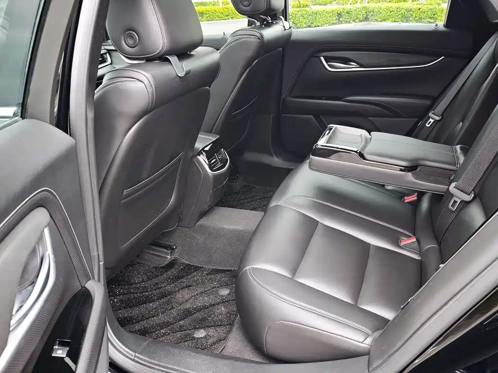Cadillac XTS 2018 — фото 10