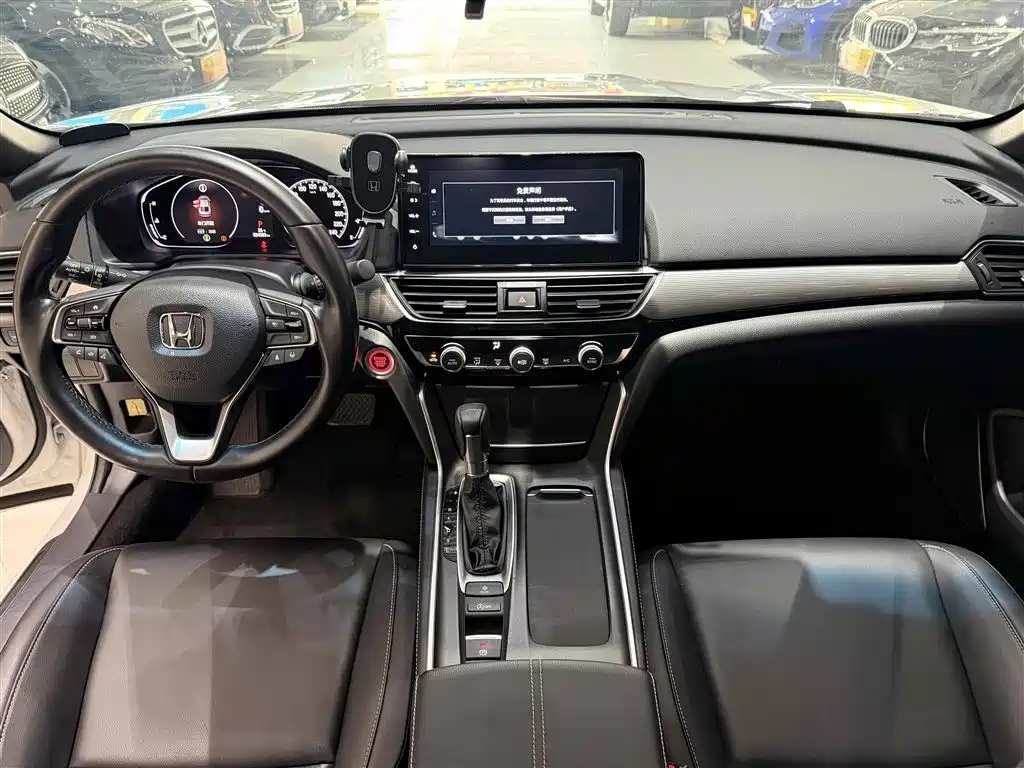Honda Inspire 2022 — фото 13