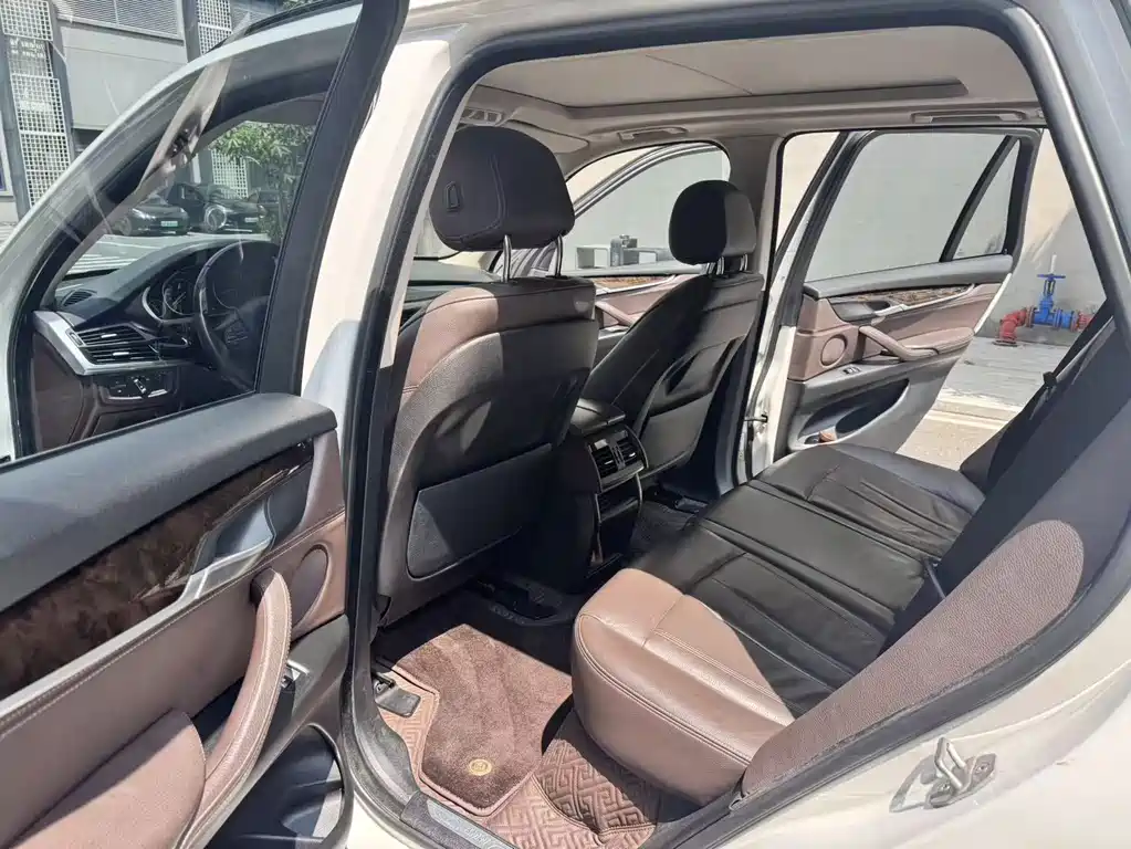 BMW X5 2015 — фото 9