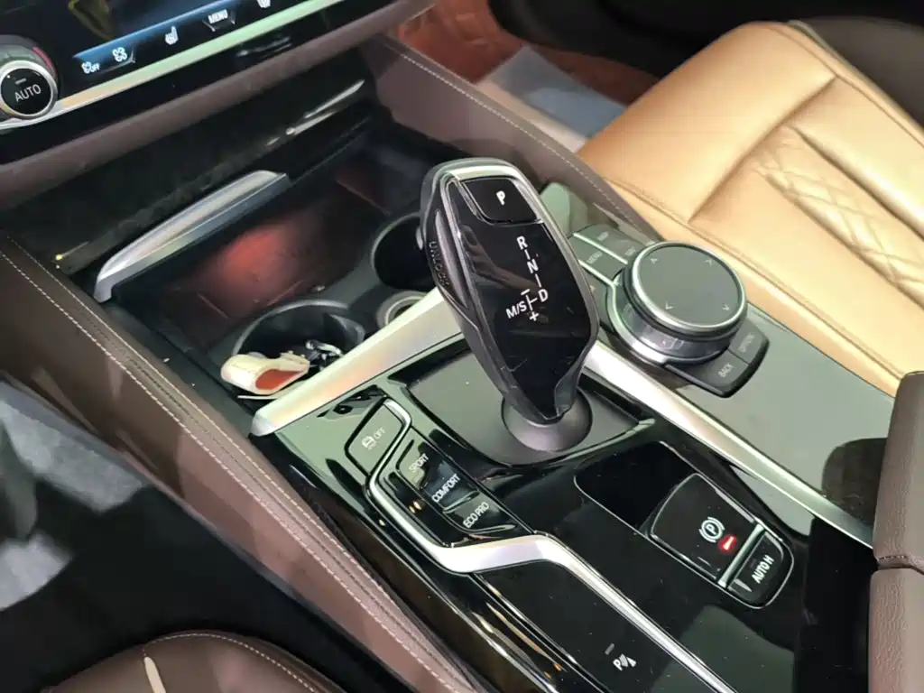 BMW 5 Series 2022 — фото 14