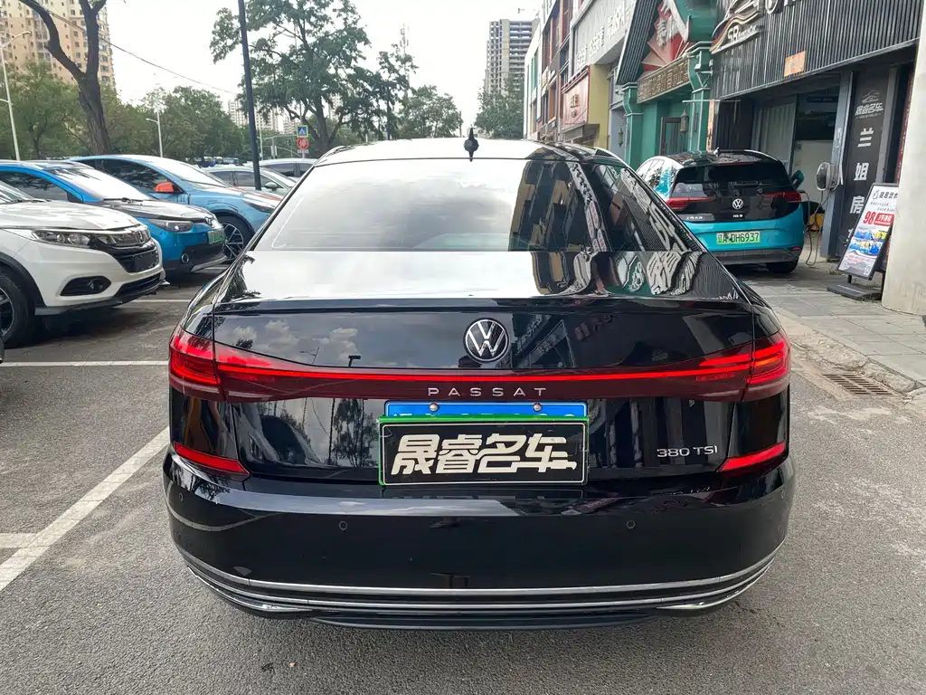 Volkswagen Passat 2023