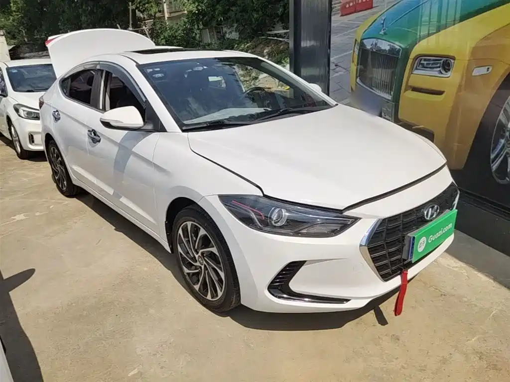 Hyundai Elantra 2020 — фото 4