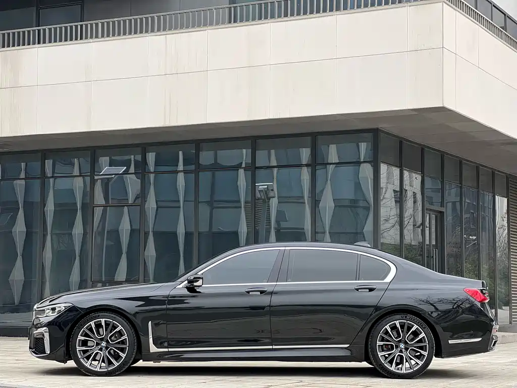 BMW 7 Series 2020 — фото 3