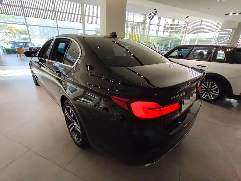 BMW 5 Series 2022