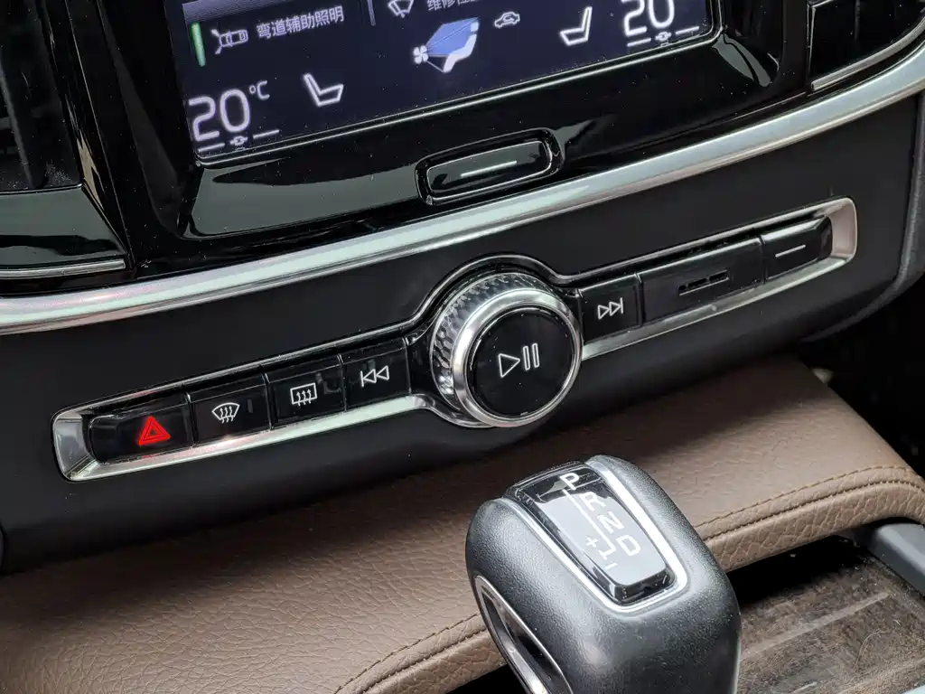 Volvo S90 2017 — фото 13
