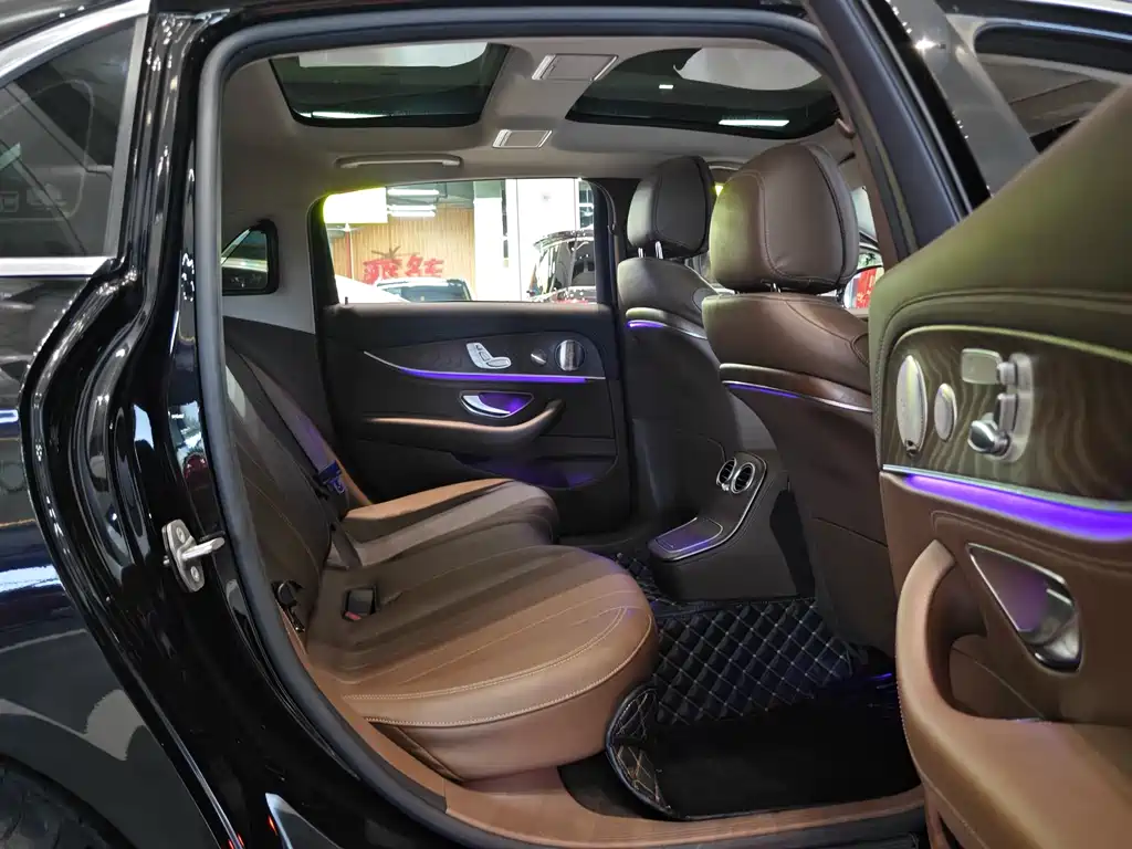 Mercedes-Benz E-Class 2023 — фото 9