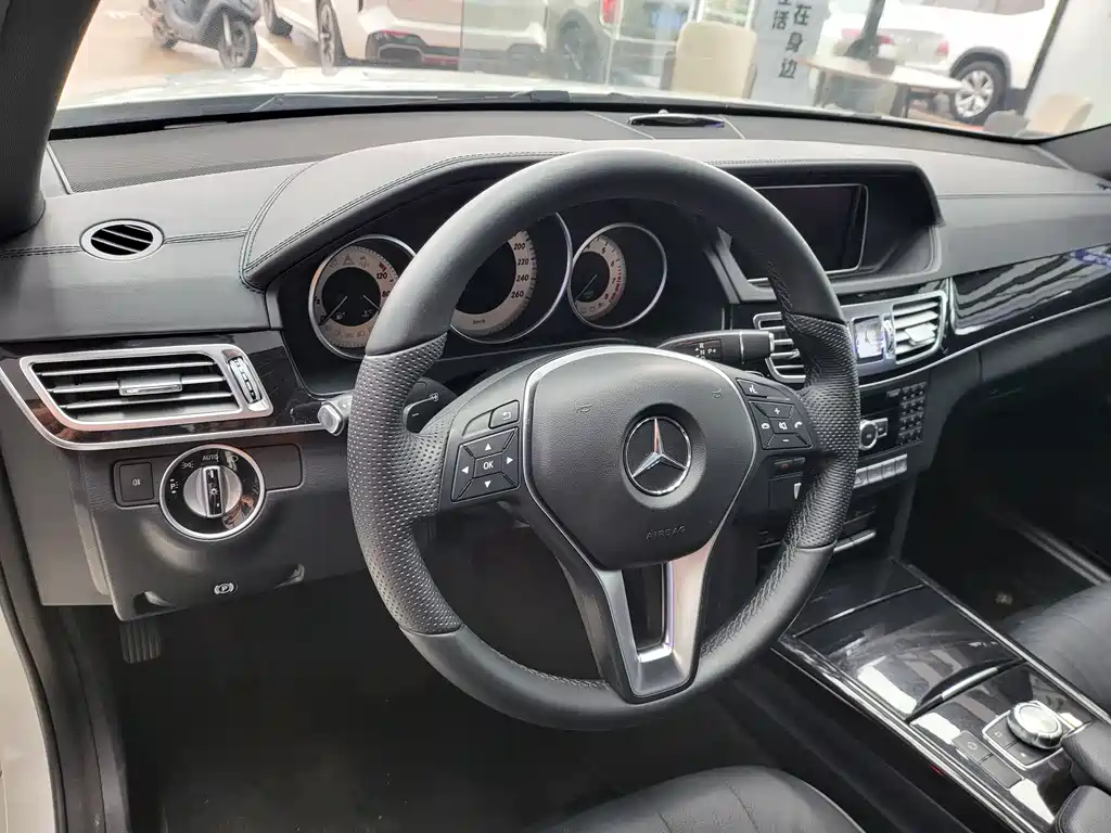 Mercedes-Benz E-Class 2014 — фото 8