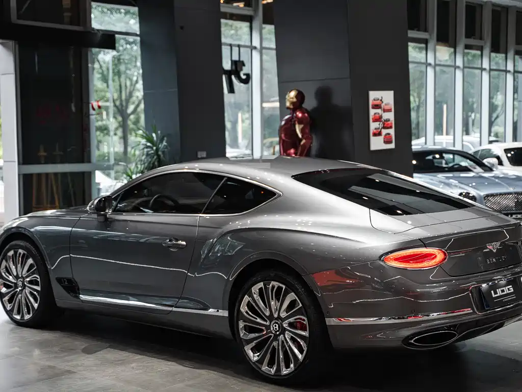 Bentley Continental 2020 — фото 14