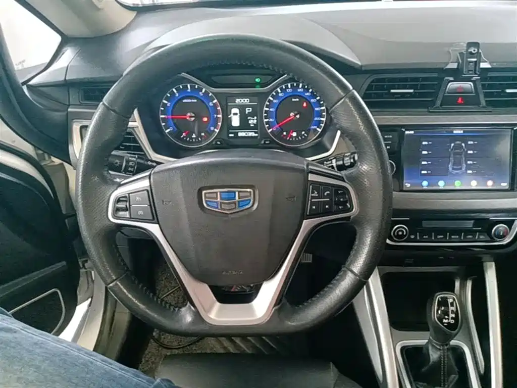 Geely Vision X3 2018 — фото 11