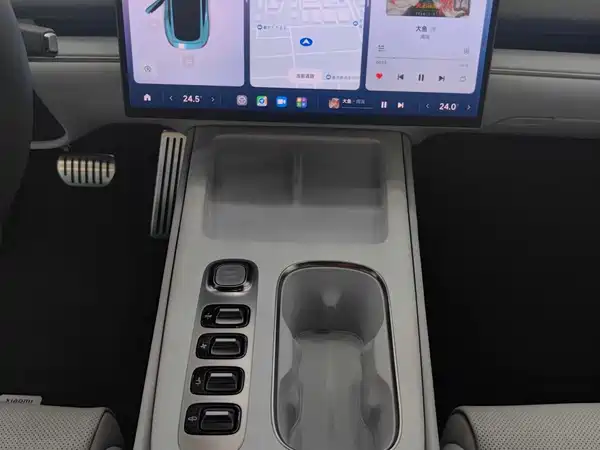 Xiaomi SU7 2024