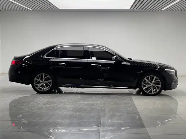 Mercedes-Benz E-Class 2024