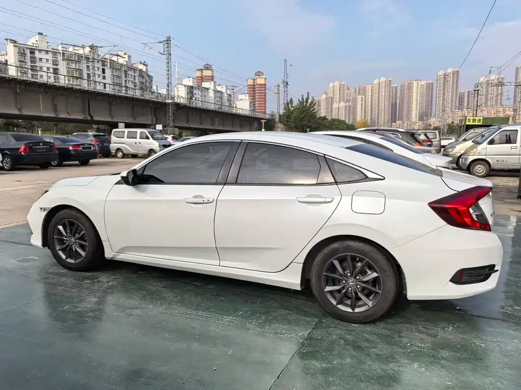 Honda Civic 2019 — фото 15