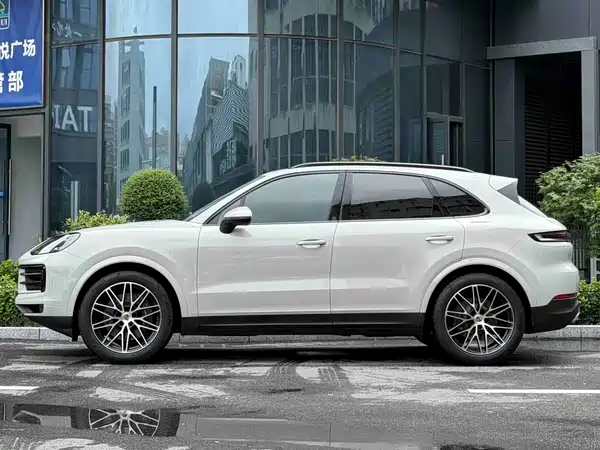 Porsche Cayenne 2024