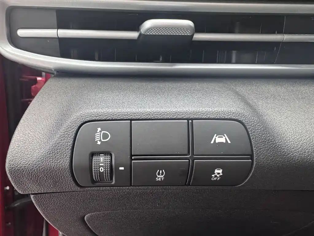 Hyundai Elantra 2022 — фото 10