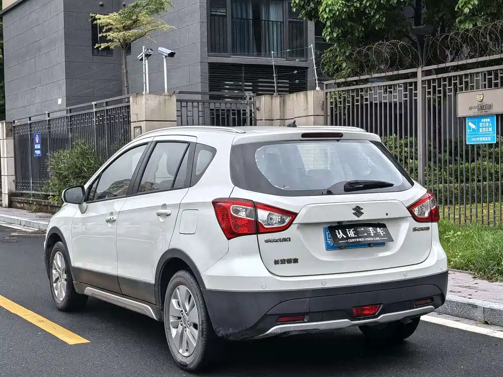 Suzuki S-Cross 2015 — фото 6