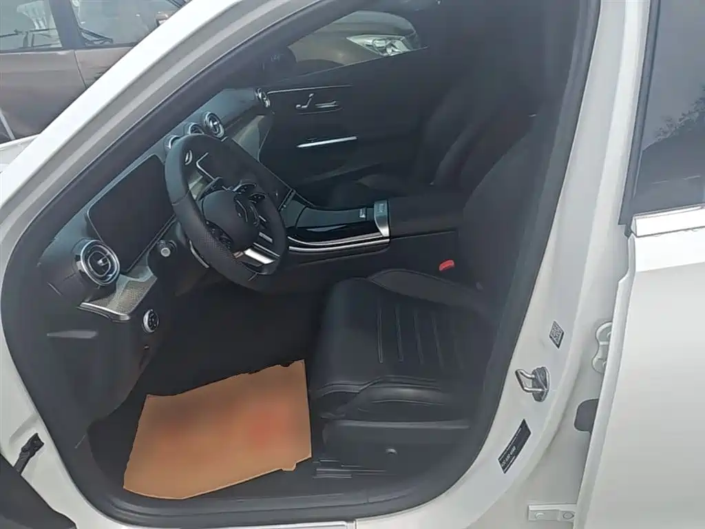 Mercedes-Benz C-Class 2022 — фото 15