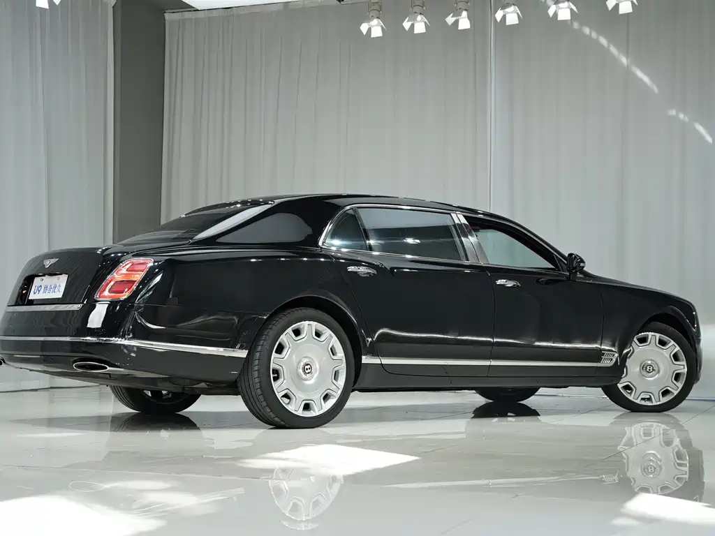 Bentley Mulsanne 2020 — фото 12