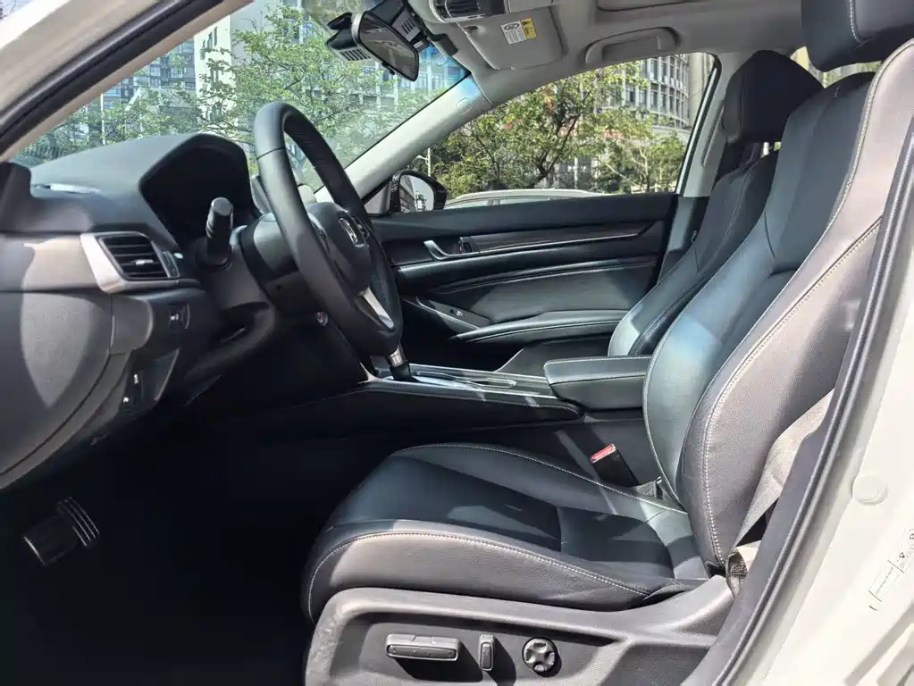 Honda Accord 2023 — фото 10