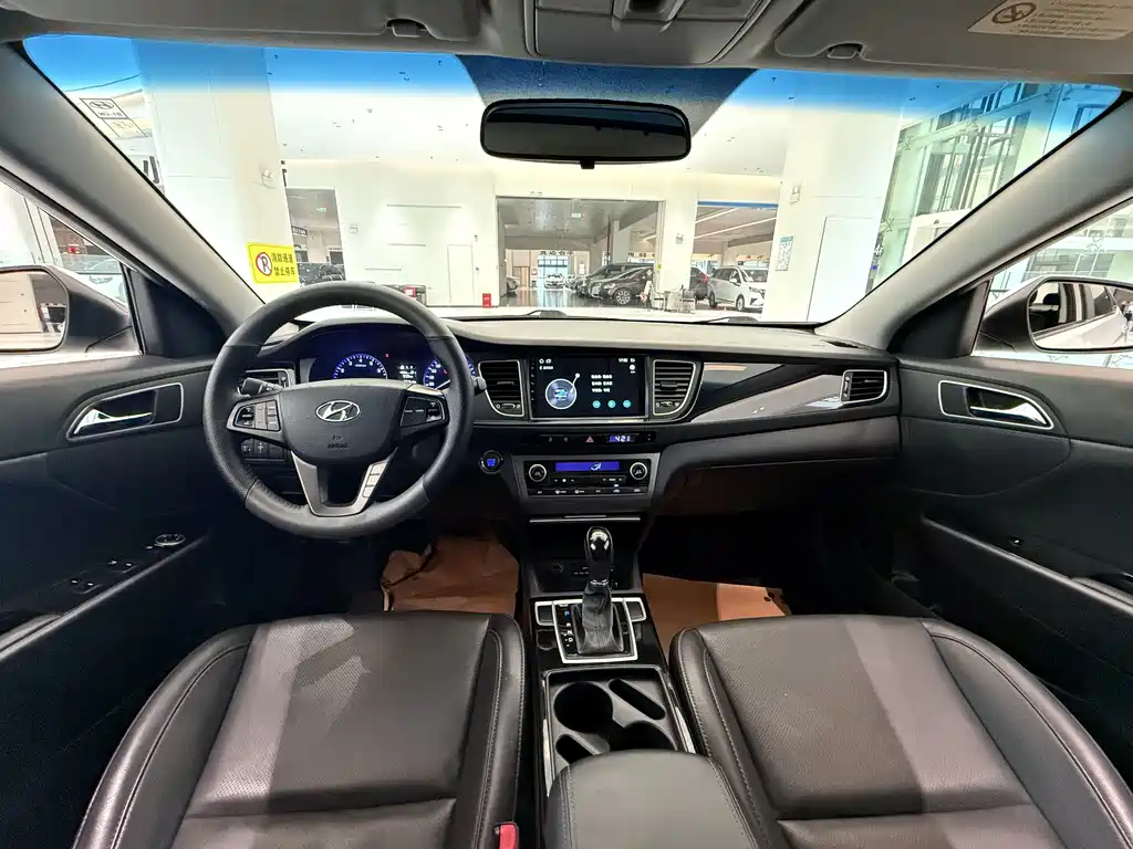Hyundai Mistra 2015 — фото 12
