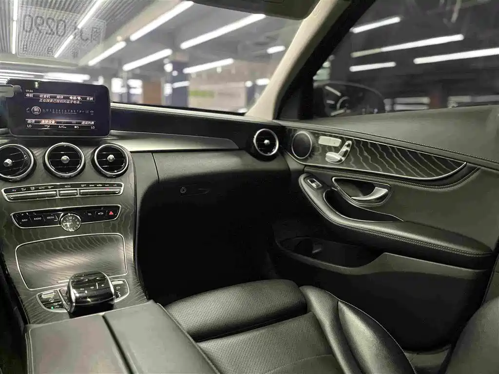 Mercedes-Benz C-Class 2018 — фото 12