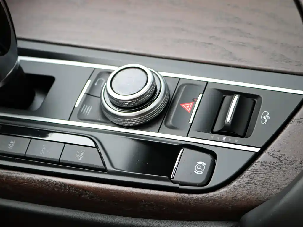 Maserati Levante 2017 — фото 13