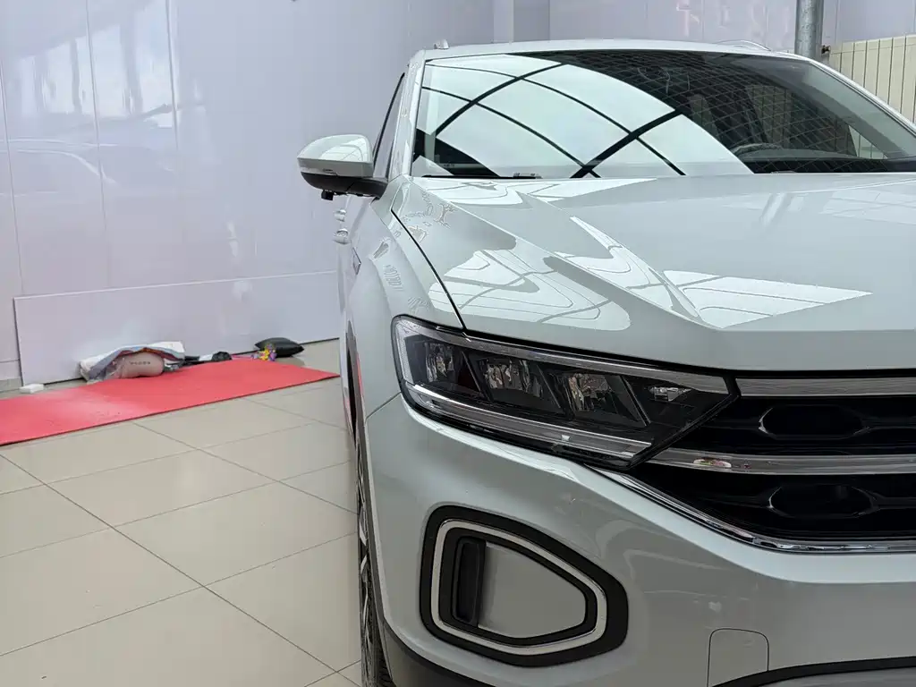 Volkswagen T-Roc 2023
