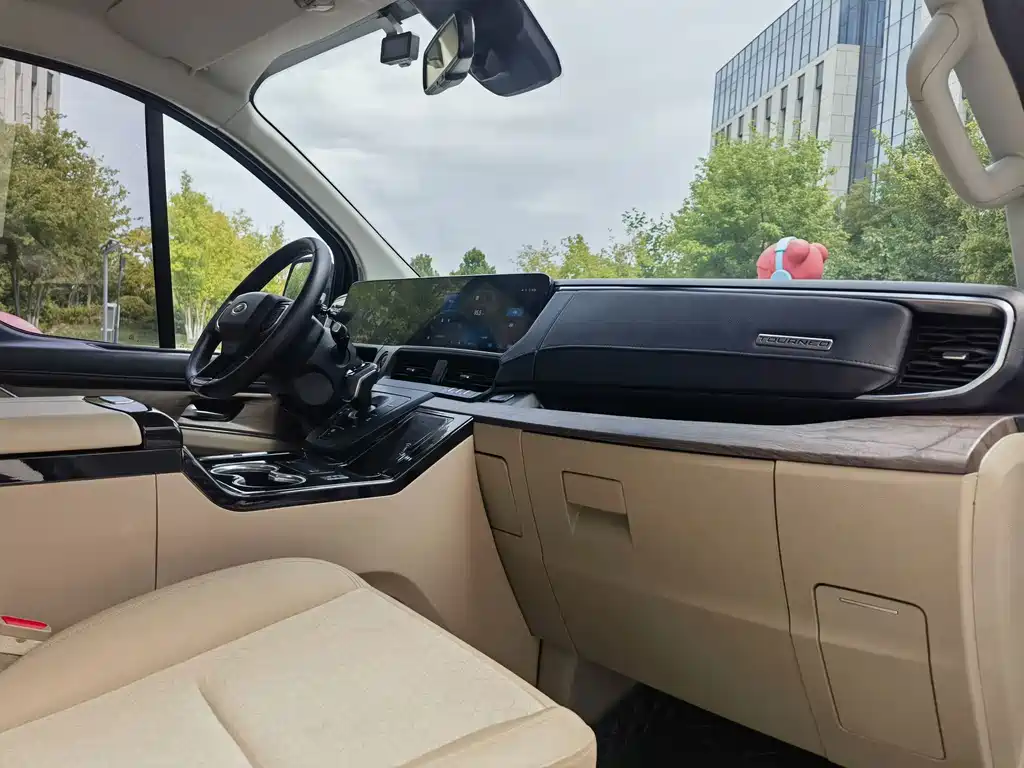 Ford Tourneo 2023 — фото 10