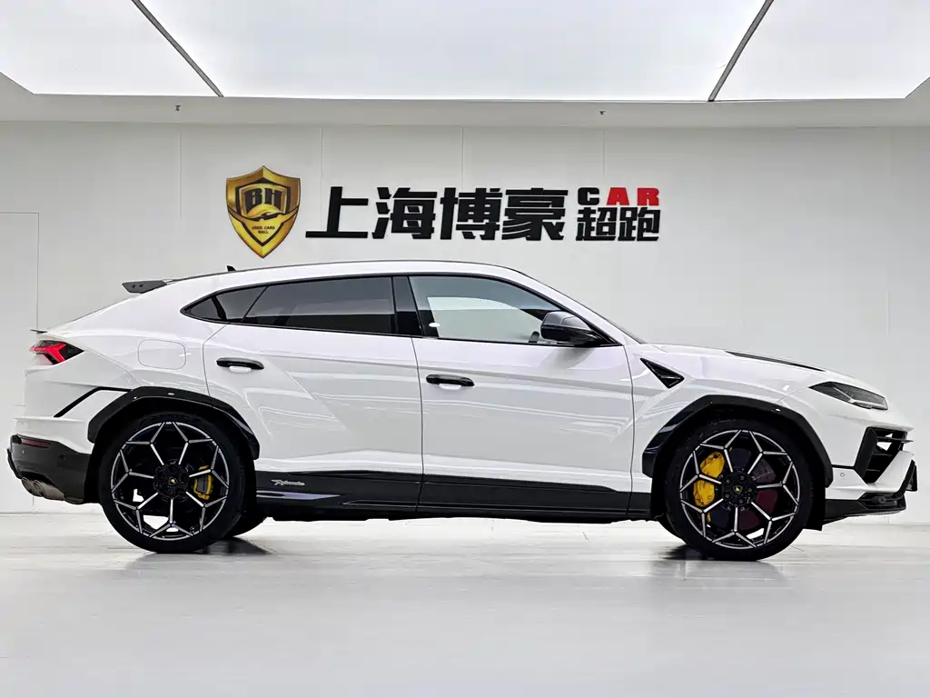 Lamborghini Urus 2023 — фото 5