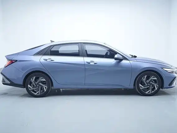 Hyundai Elantra 2024