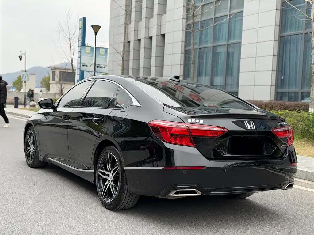 Honda Inspire 2022 — фото 15