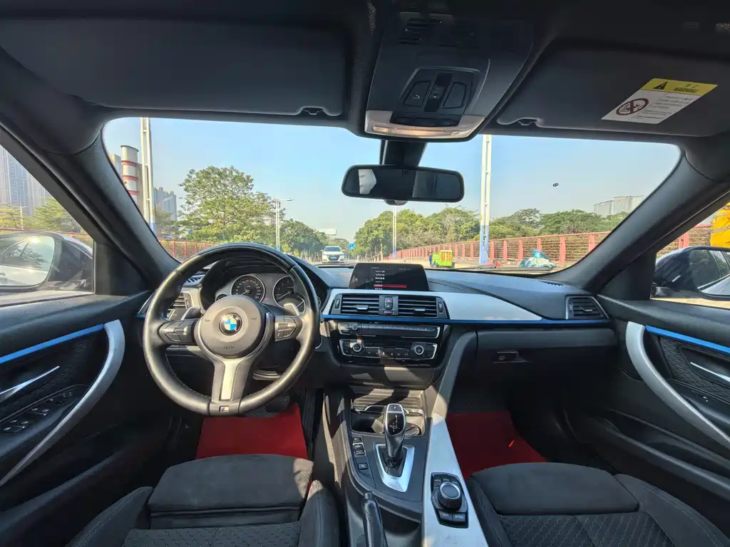 BMW 3 Series 2018 — фото 8