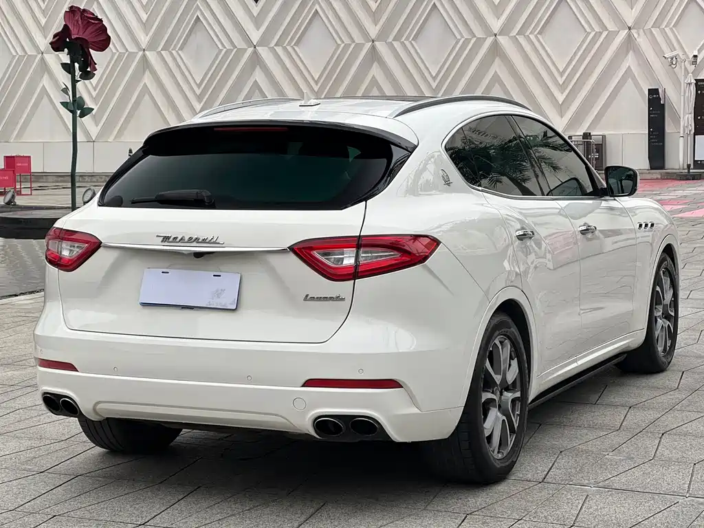 Maserati Levante 2018 — фото 6
