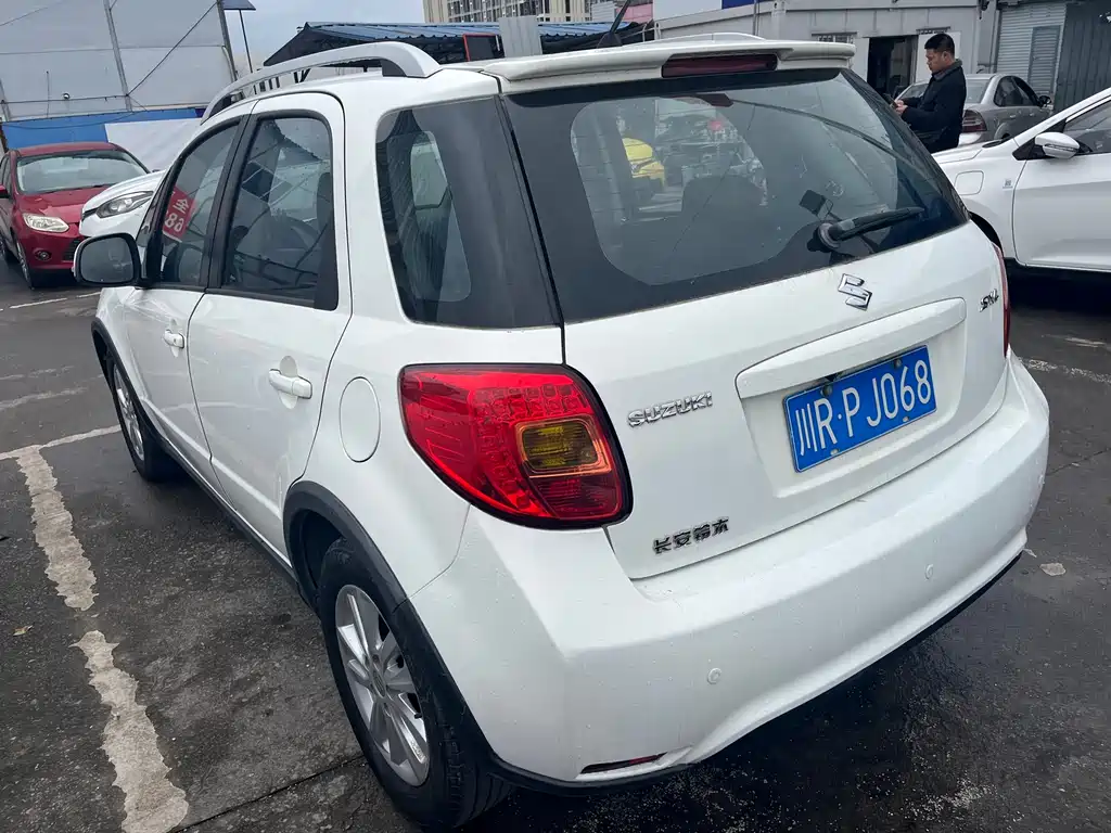 Suzuki SX4 2015 — фото 11