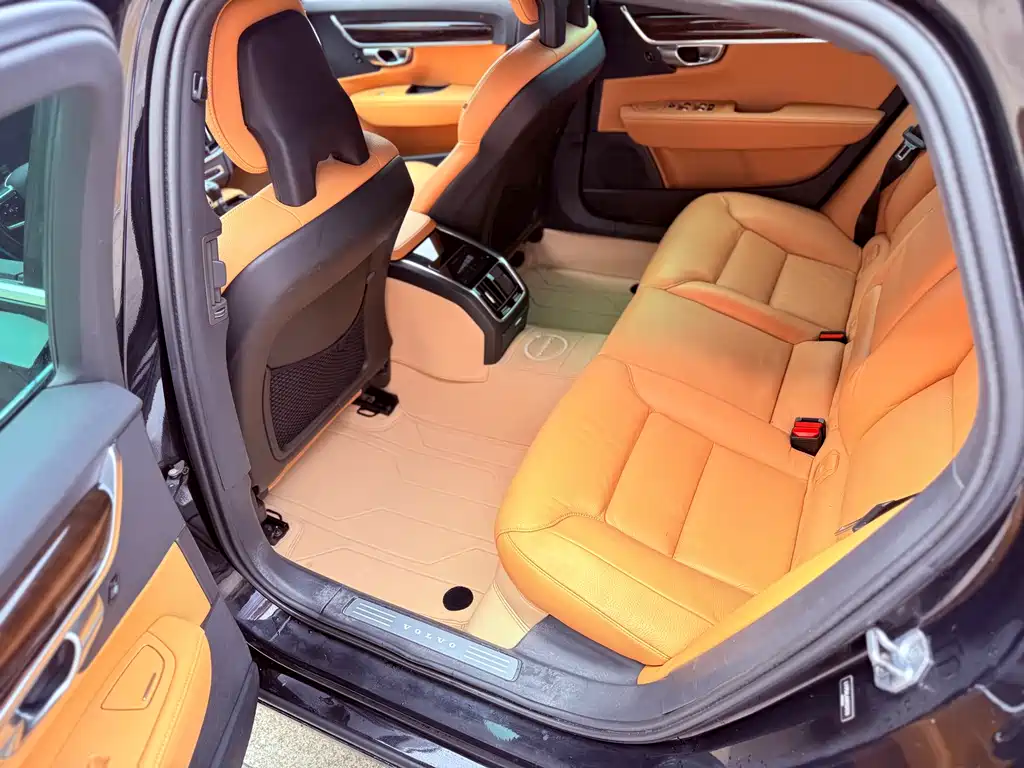 Volvo S90 2017 — фото 12