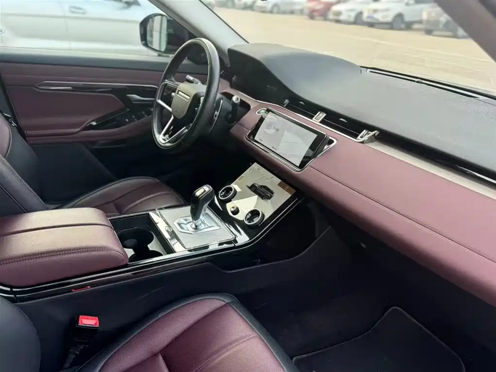 Land Rover Evoque 2023 — фото 6