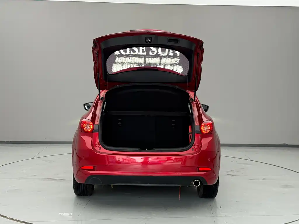 Mazda 3 Axela 2019 — фото 6