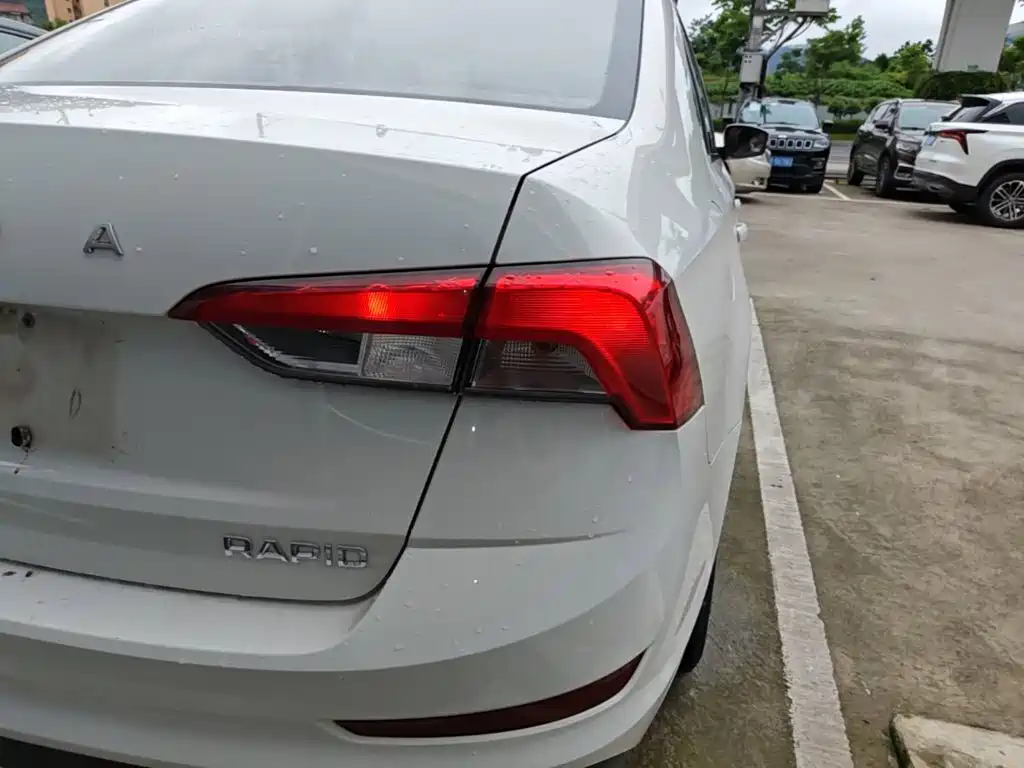 Skoda Rapid 2020 — фото 24