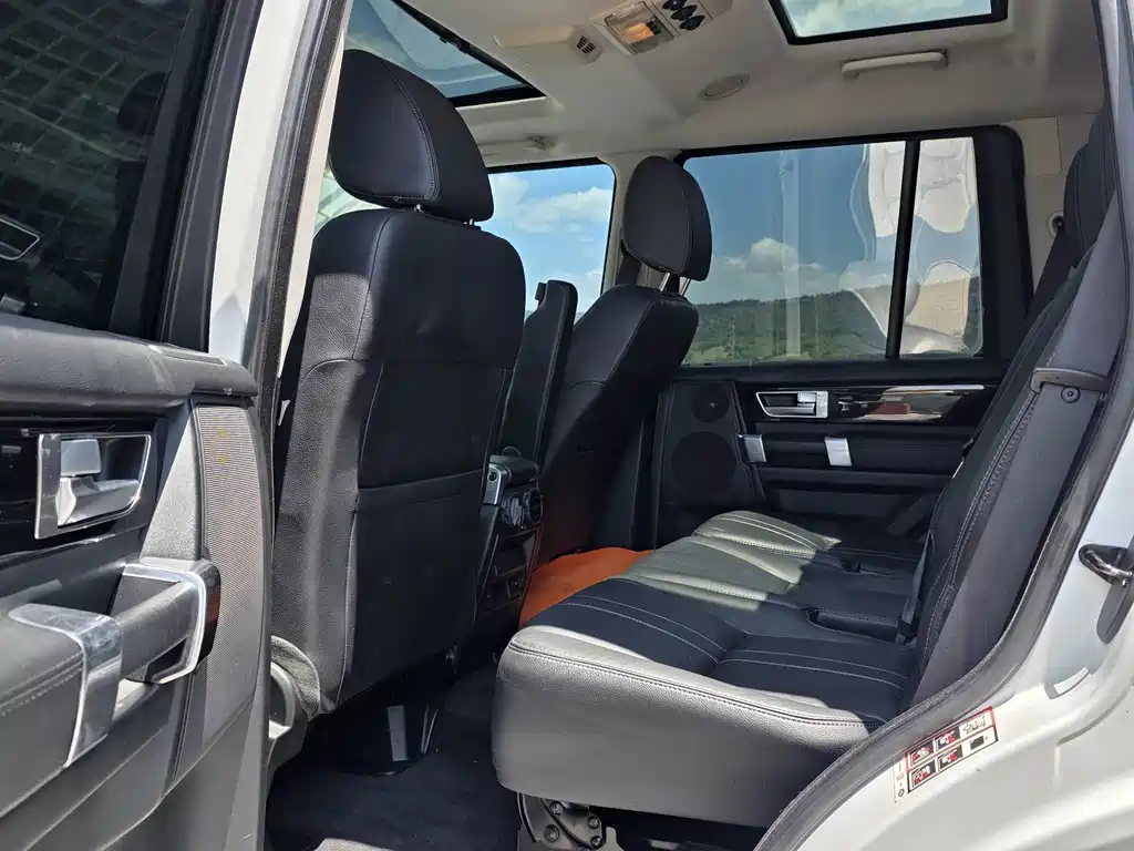 Land Rover Discovery 2015 — фото 7