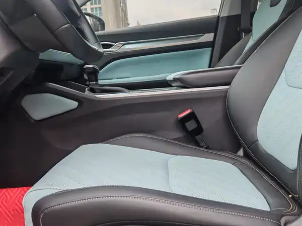 Geely Emgrand L 2023